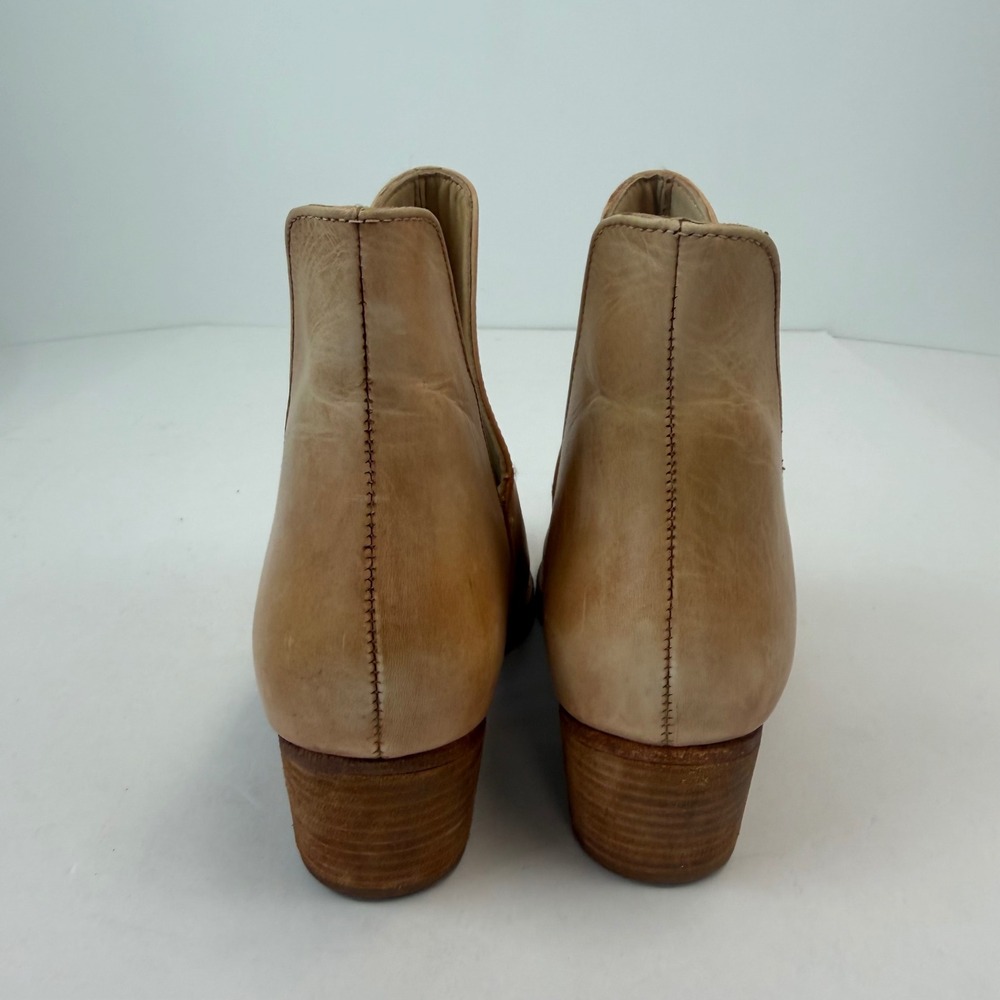 Free People Royale Flat Tan Leather Ankle Boots Pointed Toe V Cut Size 38 7.5 - Picture 4 of 6